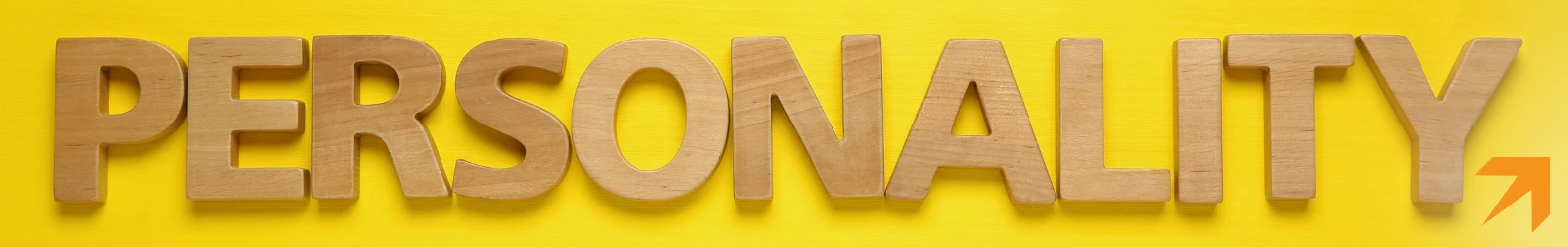 napis z drewna odnoszący się do typów enneagram